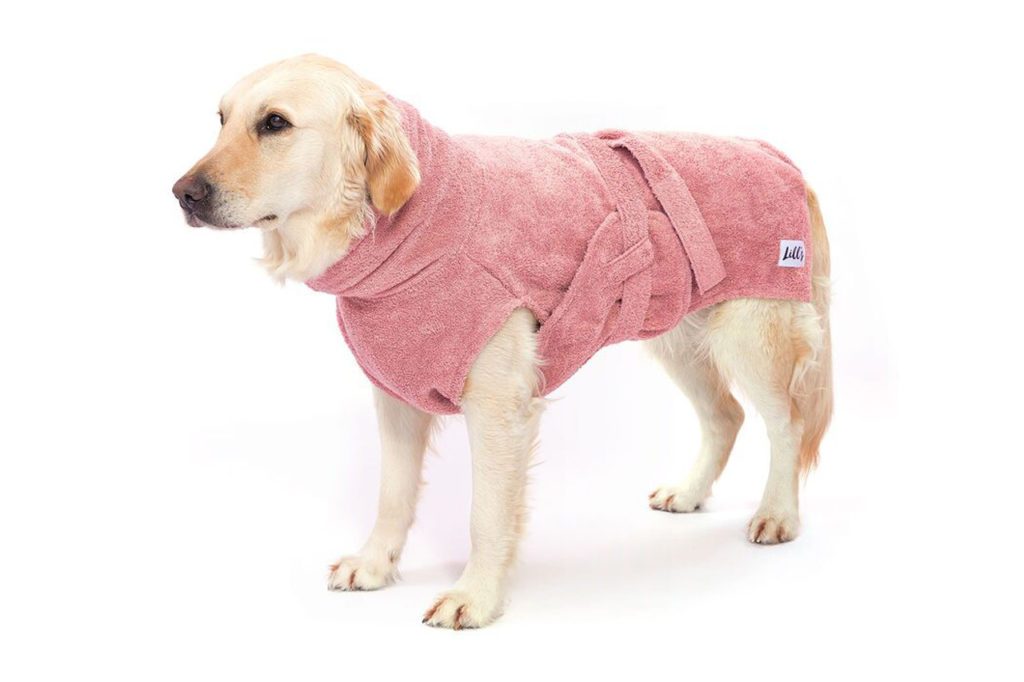 Hundebademantel Bio Baumwolle in &quot;Pink Berry&quot; von Lill�s • UNIQUE DOG