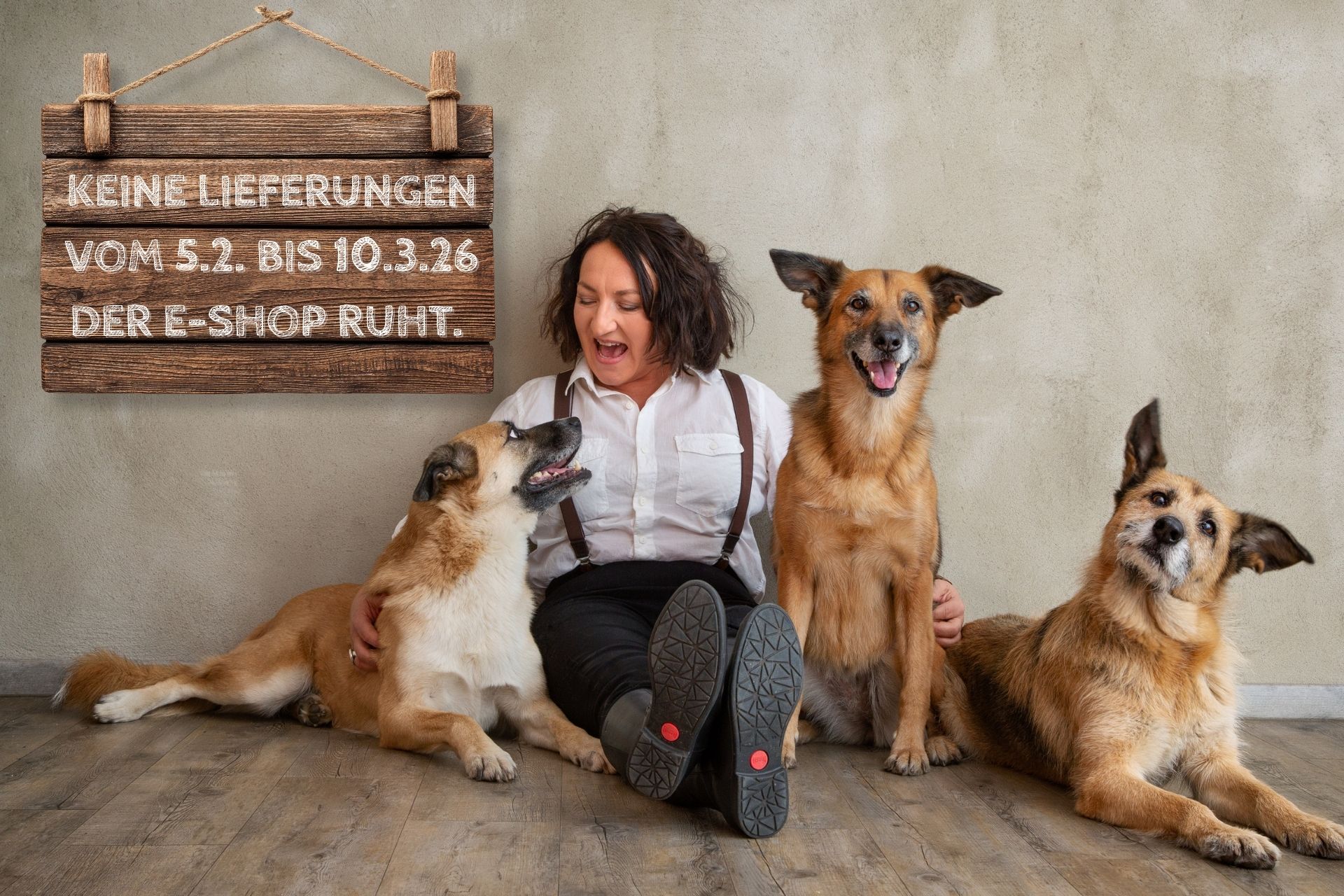 Kinga Rybinska mit ihren drei Tierschutzhunden